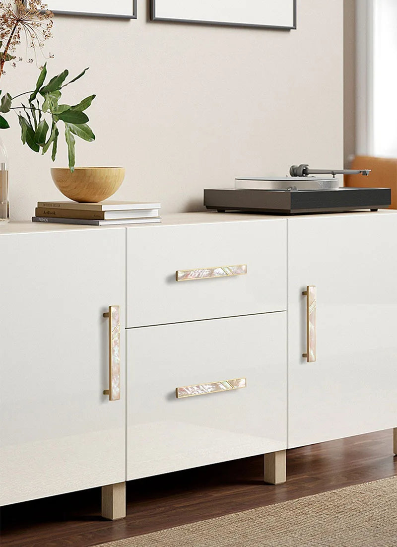 Brass Furniture Handle with Natural Shell – Modern Wardrobe Drawer and Dresser Knobs Handles