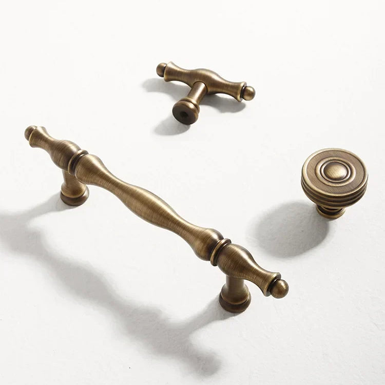 Antique Brass Furniture Cabinet Handle – American Vintage Wardrobe Knob and Drawer Pull Handles