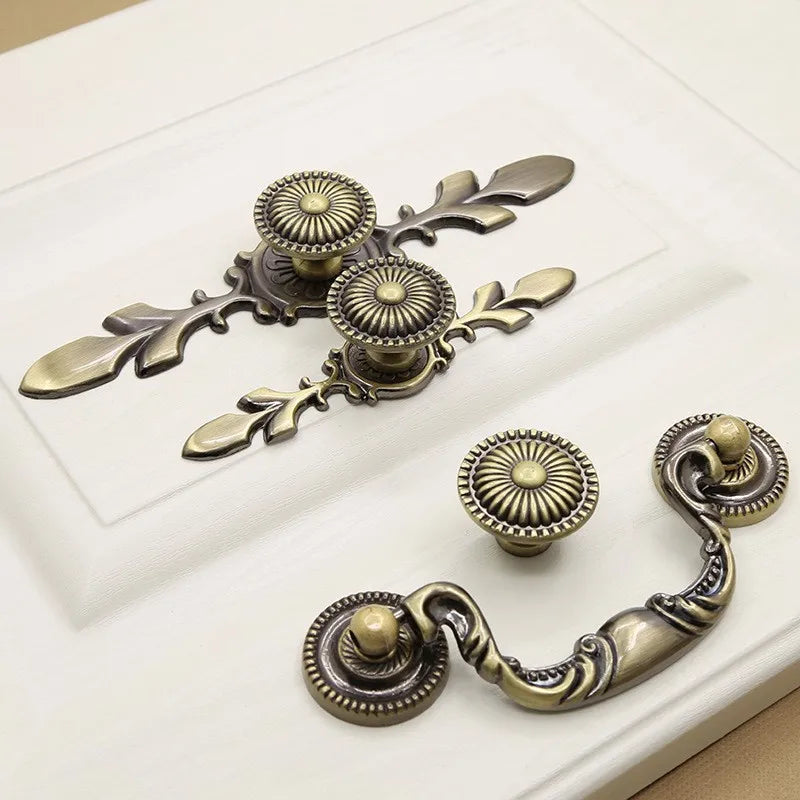 Retro Bronze Cabinet Handles - Antique Metal Kitchen Door Pulls and Wardrobe Knobs 128mm Handles