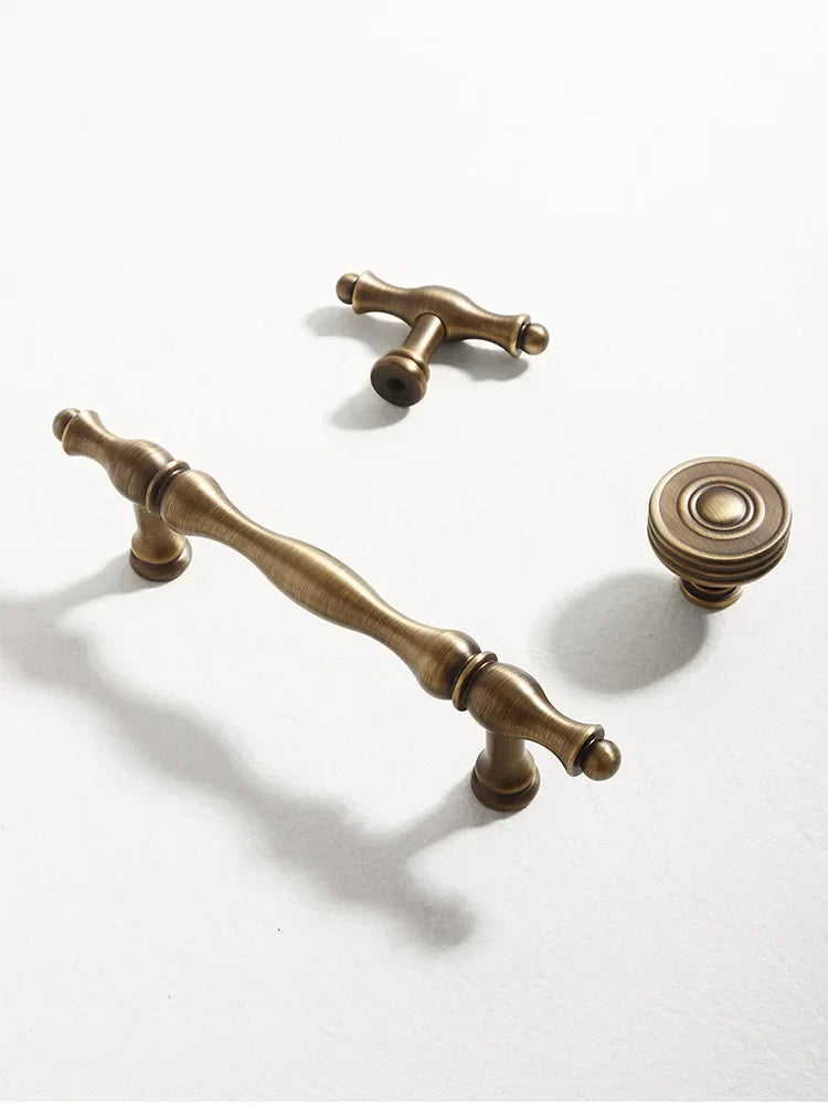 Antique Brass Furniture Cabinet Handle – American Vintage Wardrobe Knob and Drawer Pull Handles